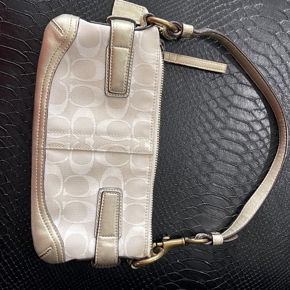 Vintage silver cloth coach bag - Picture 2 of 3